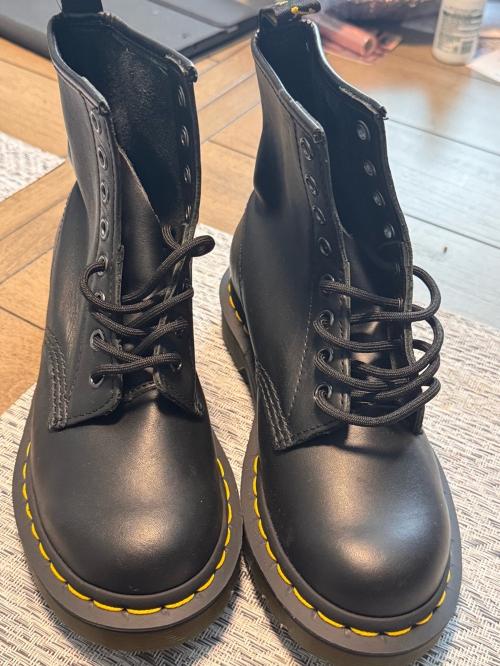 Dr. Martens Doc 11821 Combat Boots Womens Size 5 Black 8-Eye Boots Black Leather - Picture 2 of 6